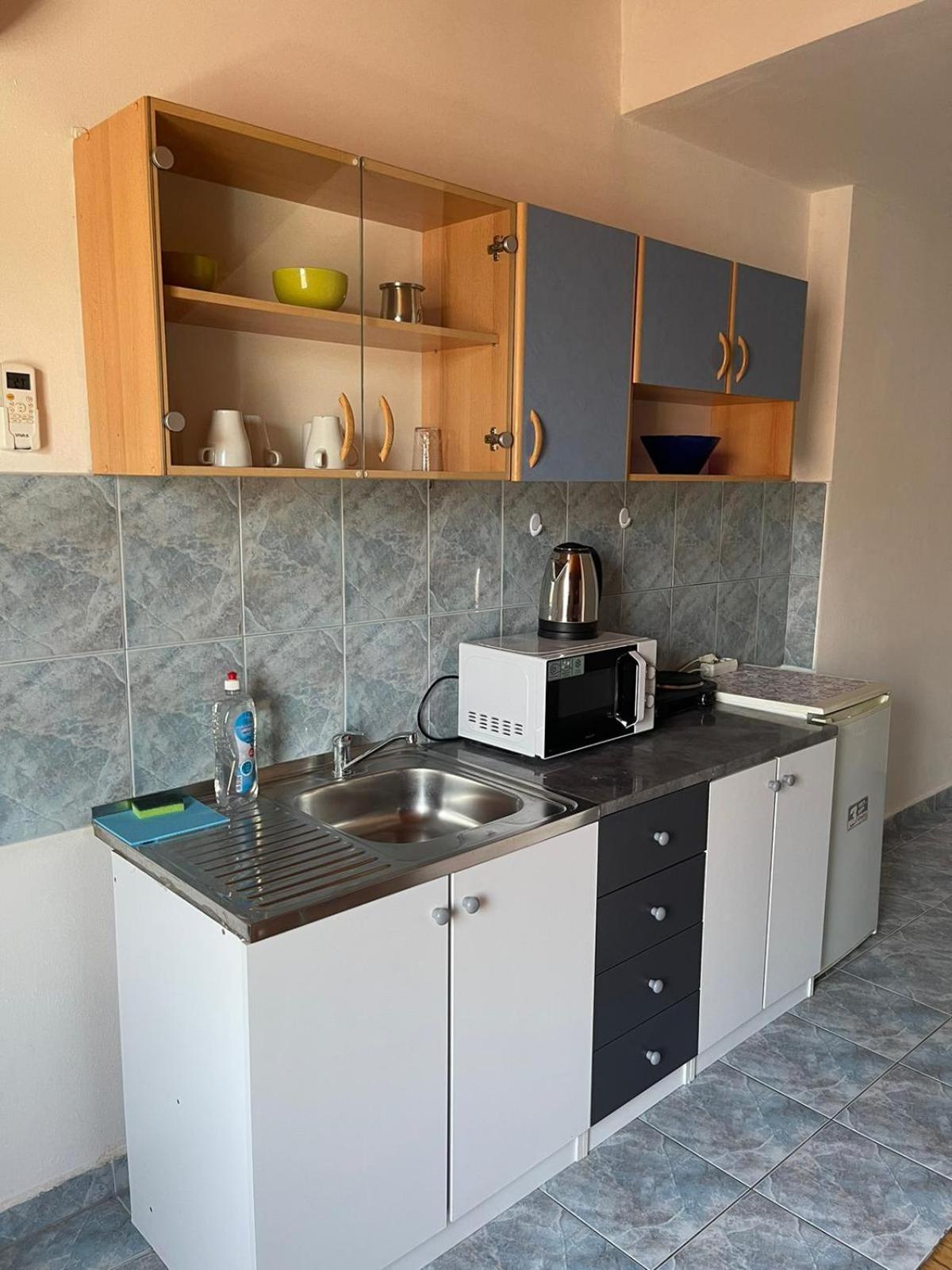 Roman Arch- Low Budget Doublebed Room In Top Center PUY 외부 사진