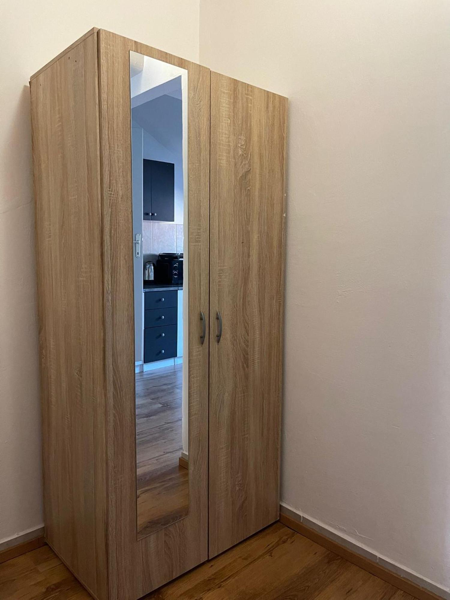 Roman Arch- Low Budget Doublebed Room In Top Center PUY 외부 사진